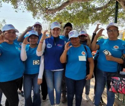 Realiza Cecilia Pöhls recorridos por varias colonias del Distrito IV