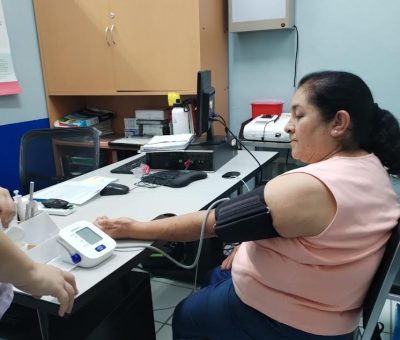 Reciben seguimiento médico más de 7 mil leoneses con presión arterial alta