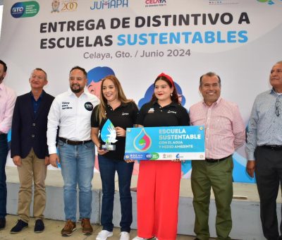Entregan Distintivo “Ahorremos Ahora” a Escuelas Sustentables