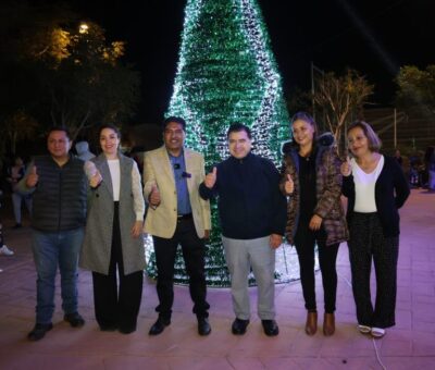 Purísima del Rincón enciende su cuarto Árbol de Navidad en El Carmen