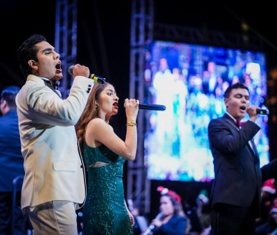 DISFRUTAN CELAYENSES EL GRAN CONCIERTO NAVIDEÑO, EN LA CALZADA INDEPENDENCIA
