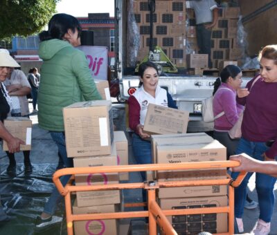 Cinthia Teniente hizo entrega de apoyos alimentarios