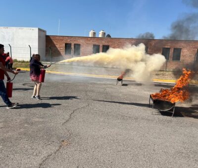 Capacitación a cargo de a cargo de elementos de Protección Civil y Bomberos en Villagrán