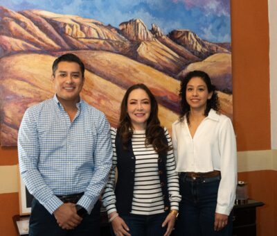 Ajusta Samantha Smith su equipo de gobierno