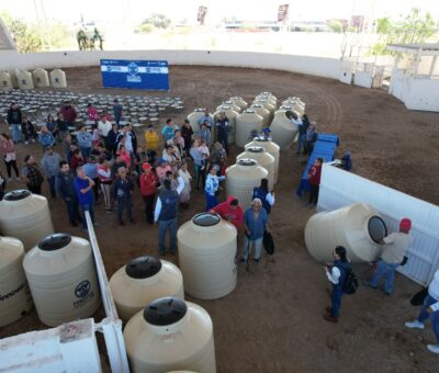 Purísima del Rincón entrega 100 tinacos a igual número de familias en el cuidado de su salud y calidad de vida