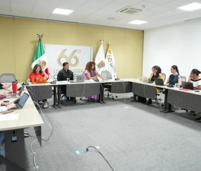 Analizan iniciativa del PAN y PRD que fortalece el servicio social profesional