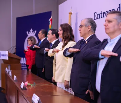 Entrega Gobernadora Libia Dennise FÍATS Notariales