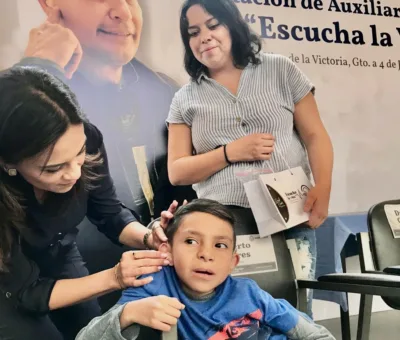 Niñas y Niños ya escuchan la vida con auxiliares auditivos
