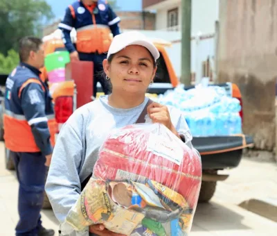    Entrega DIF Estatal más de 10 mil artículos en tercera jornada  de apoyo a familias de San Pedro de Ibarra en Ocampo