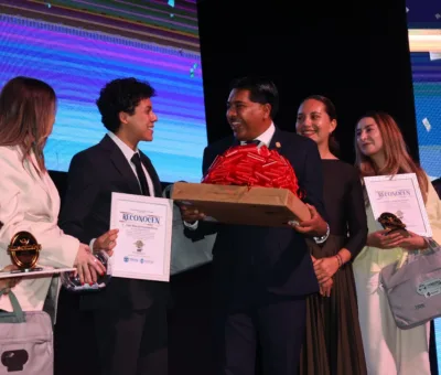 Reconocen a 7 jóvenes con el Premio Juventudes Purísima 2025