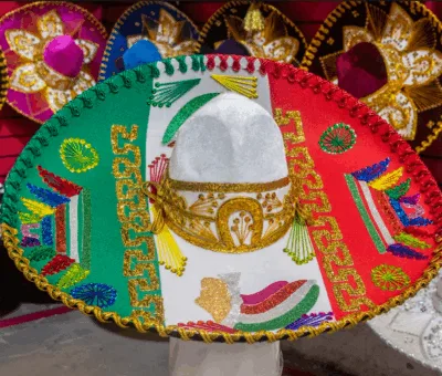 Gobierno de la Gente impulsa la exportación de Sombreros Salazar, de la tradición local a la vitrina internacional.