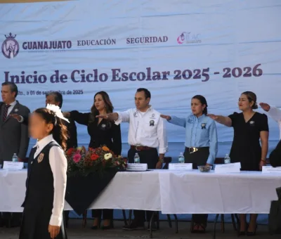 “Nunca dejen de soñar”: llama Secretario de Seguridad y Paz a niñas y niños en Silao durante arranque del ciclo escolar 2025-2026 