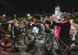 IRAPUATENSES PARTICIPAN EN PASEO CICLISTA “REVIVIENDO TRADICIONES”