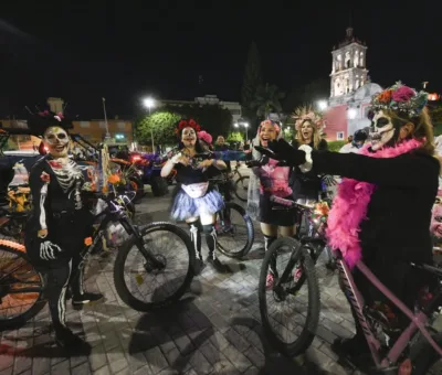 IRAPUATENSES PARTICIPAN EN PASEO CICLISTA “REVIVIENDO TRADICIONES”