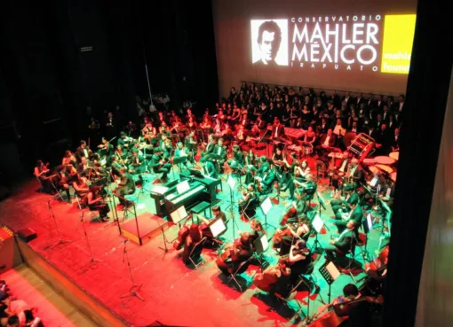 DISFRUTAN IRAPUATENSES DE LAS DANZAS POLOVTSIANAS A CARMINA BURANA