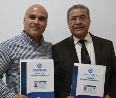 La Secretaría de Economía entrega 18 certificados de competencia laboral a agentes inmobiliarios de Guanajuato