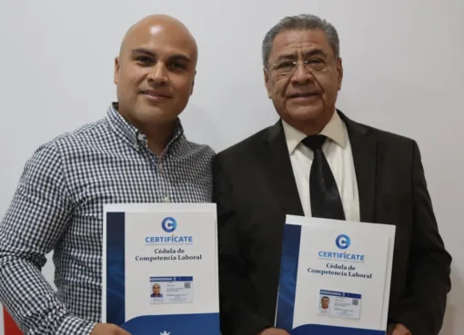 La Secretaría de Economía entrega 18 certificados de competencia laboral a agentes inmobiliarios de Guanajuato