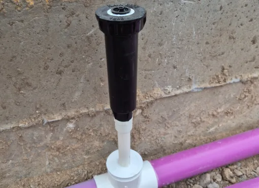 Avanza construcción de línea de agua tratada para riego de parques y jardines