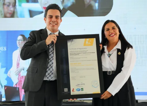 Refrenda Juventudes compromiso con la calidad al obtener la certificación ISO 9001-2015