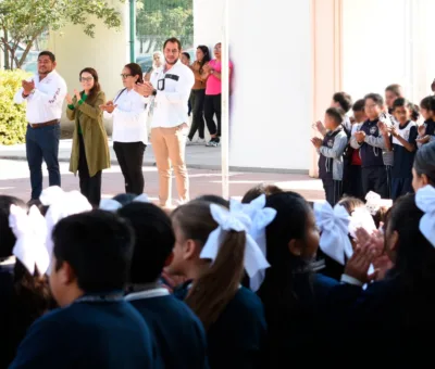 Cinthia Teniente asistió a la Escuela Primaria Gabriela Mistral,