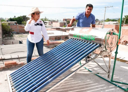 Cinthia Teniente Mendoza visitó la comunidad de Mexicanos Cinthia Teniente Mendoza visitó la comunidad de Mexicanos