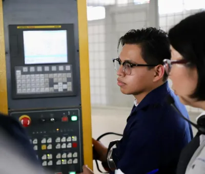 Egresados de CECyTEG logran histórica inserción en el mercado laboral