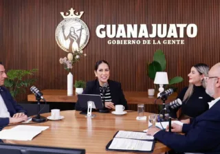 Anuncia la Gobernadora 2 mil becas para mujeres en la UVEG