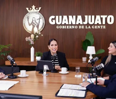 Anuncia la Gobernadora 2 mil becas para mujeres en la UVEG