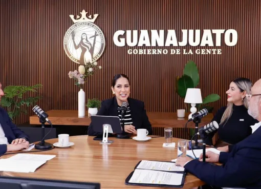 Anuncia la Gobernadora 2 mil becas para mujeres en la UVEG