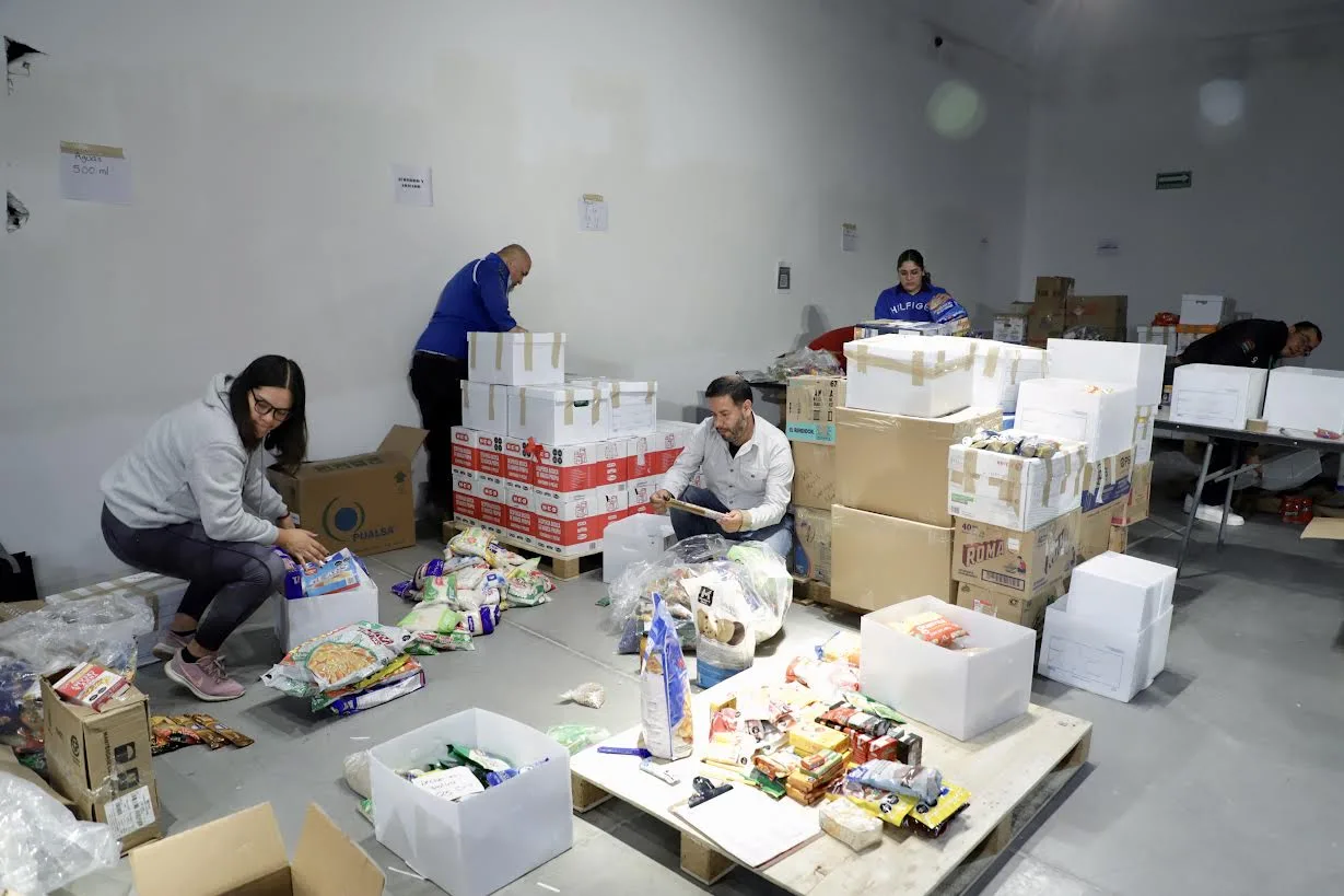 Envían Voluntariado de la Gente y DIF Estatal más de  53 mil artículos en segundo cargamento de ayuda