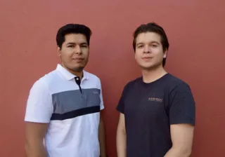 Estudiantes UG ganan dos premios en el Congreso Nacional de Energías Renovables 2025 de la UNAM 