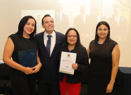 Reconocen el trabajo que fortalece la defensa jurídica para todas y todos