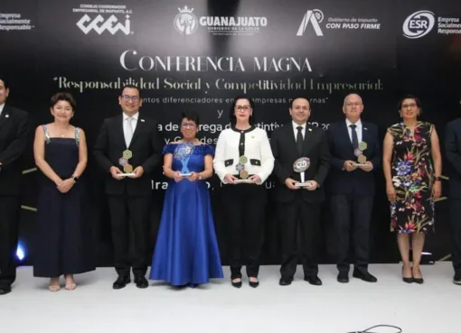 ENTREGAN DISTINTIVOS A EMPRESAS SOCIALMENTE RESPONSABLES