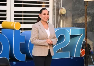 ALCALDESA SE REÚNE CON VECINOS DEL FRACCIONAMIENTO EL REFUGIO