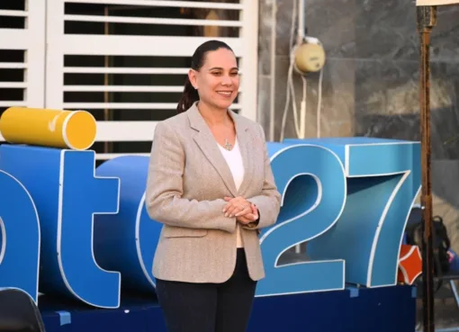 ALCALDESA SE REÚNE CON VECINOS DEL FRACCIONAMIENTO EL REFUGIO