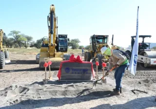   INVERSIONISTAS ASIÁTICOS SIGUEN CONFIANDO EN IRAPUATO