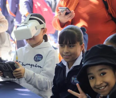 INIVITAN A JÓVENES A SEGUIR TRABAJANDO POR SUS SUEÑOS