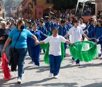 DESFILAN MILES DE SANMIGUELENSES Y REVIVEN ORGULLO REVOLUCIONARIO