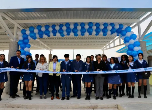 Inaugura CECyTEG cafetería en León III y entrega certificados de competencia laboral