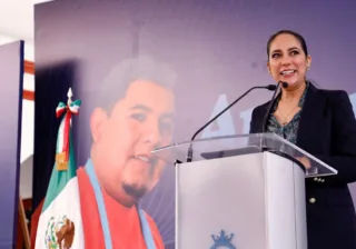 Entrega Gobernadora Libia Dennise Apoyos Económicos para Personas Migrantes de Guanajuato