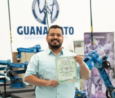 IECA forma talento especializado en robótica: la historia de éxito de Fernando Arteaga • Más de 400 personas han sido capacitadas en robótica.