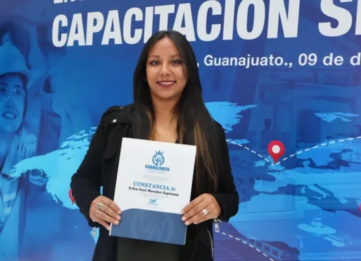 Guanajuato fortalece su capital humano con entrega de constancias a personas capacitadas en el extranjero