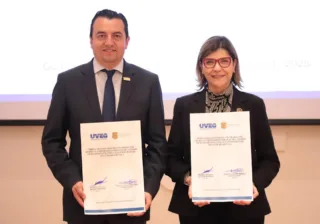 UG y la UVEG suman esfuerzos para impulsar las microcredenciales y la investigación