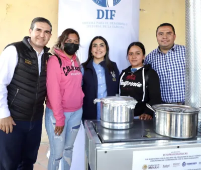 Entrega DIF Estatal estufas ecológicas  a habitantes de 17 comunidades