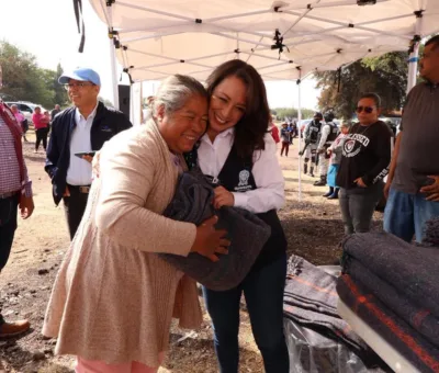 Culmina DIF Estatal Campaña Invernal  con entrega de cobijas en 46 municipios