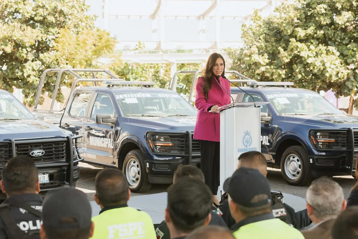 Entrega Gobernadora Patrullas a Municipios de Guanajuato