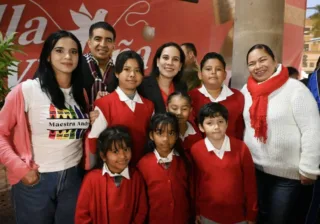 FOMENTAN SANA CONVIVENCIA CON CONCURSO DE PIÑATAS