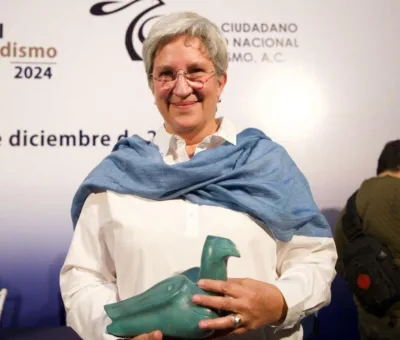 Periodismo, una misión que se realiza en comunidad: Rectora General de la UG