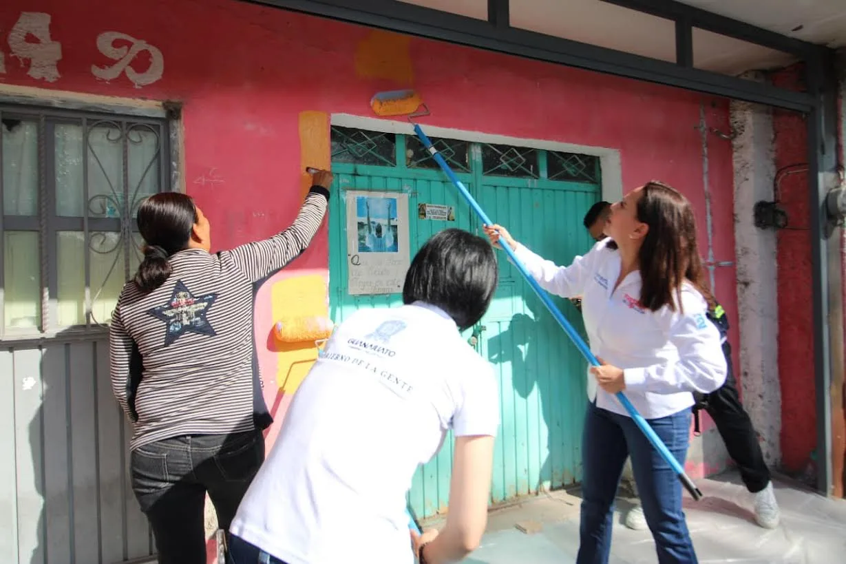 MÁS DE 5 MIL FACHADAS RENOVADAS  EN IRAPUATO CON ‘MI COLONIA A COLOR’