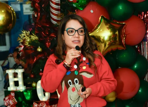 El Hospital Comunitario de Villagrán llevó a cabo el encendido de su árbol navideño